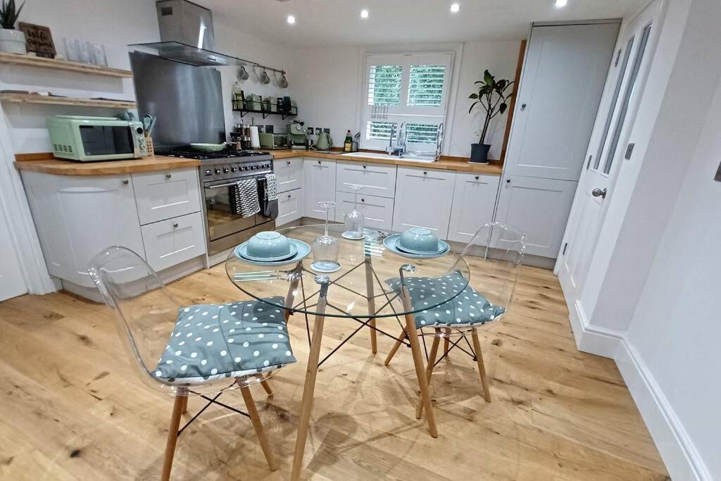 This Must Be The Place Broadstairs Εξωτερικό φωτογραφία